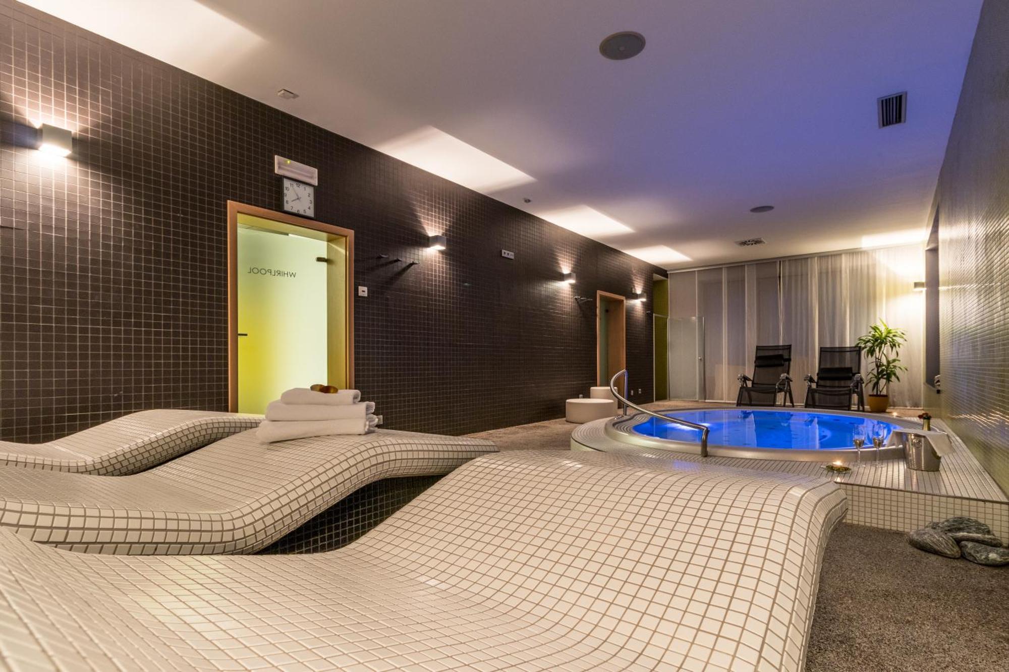 Hotel Kravi Hora Boretice Luaran gambar