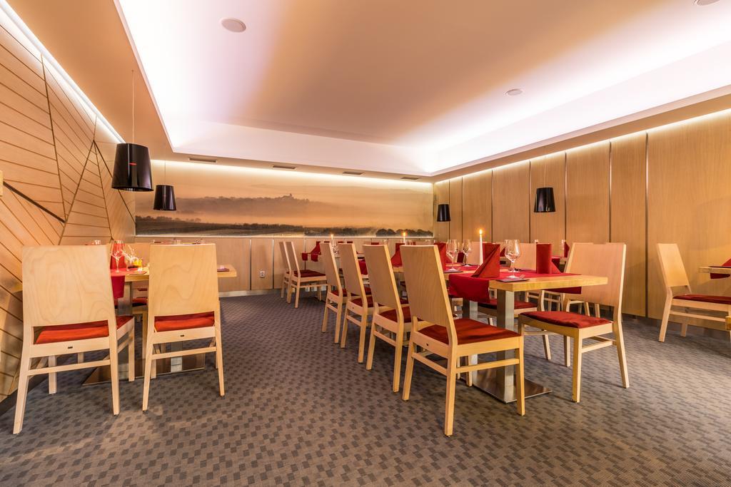 Hotel Kravi Hora Boretice Luaran gambar